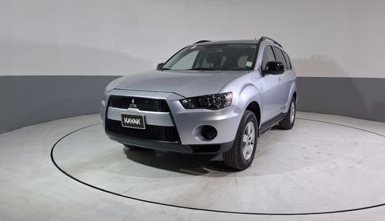 Mitsubishi • Outlander