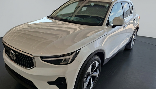 Volvo • XC40
