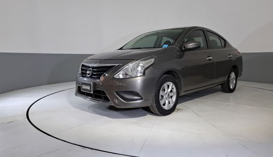Nissan • Versa