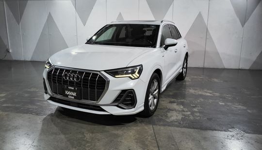 Audi • Q3