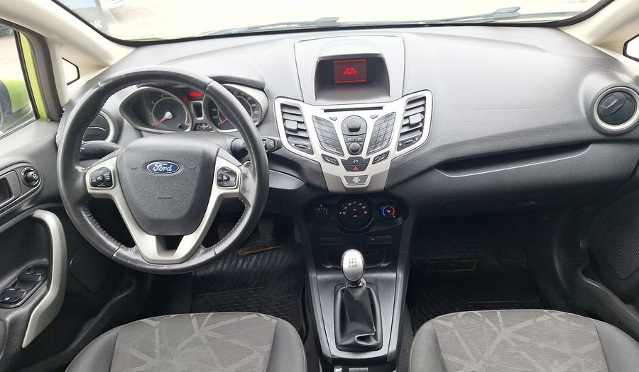Ford Fiesta 1.6 TITANIUM Hatchback 2014