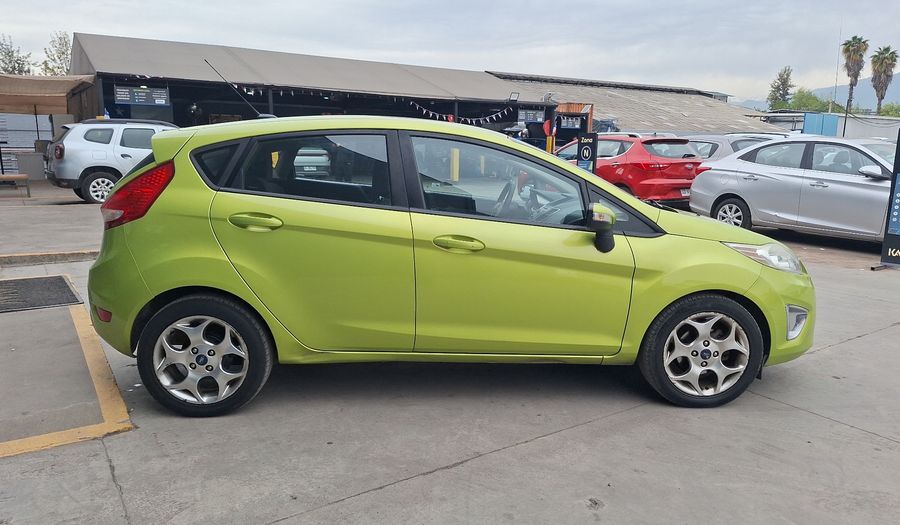 Ford Fiesta 1.6 TITANIUM Hatchback 2014