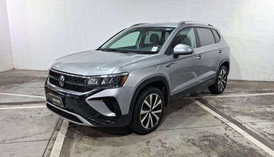 Volkswagen • Taos