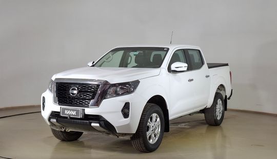 Nissan • Navara