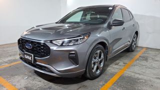 Ford • Escape