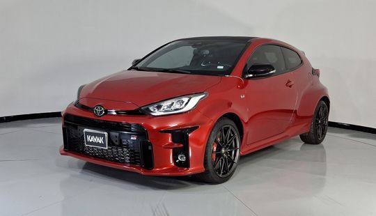 Toyota • Yaris