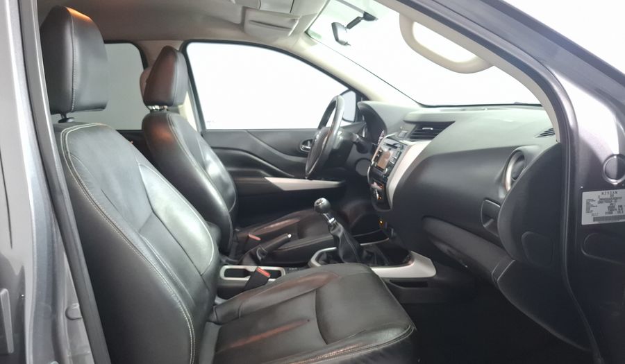 Nissan Np300 2.5 PLATINUM LE AC Pickup 2020