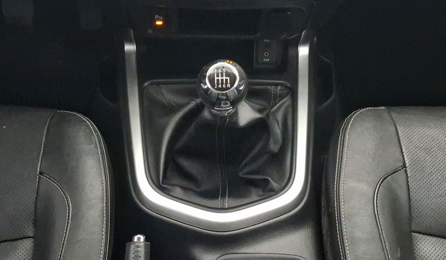Nissan Np300 2.5 PLATINUM LE AC Pickup 2020