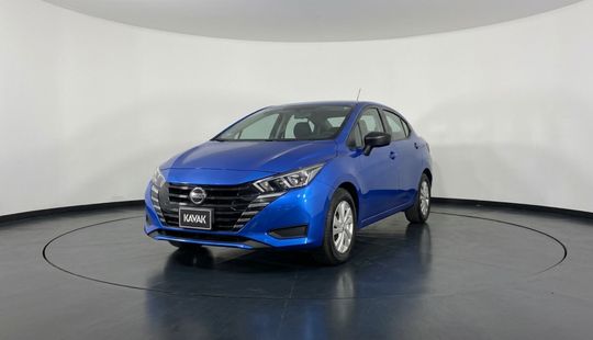 Nissan • Versa