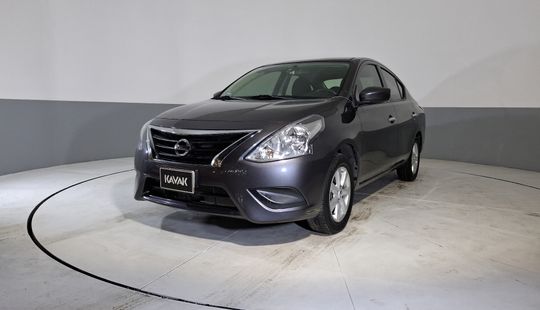 Nissan • Versa