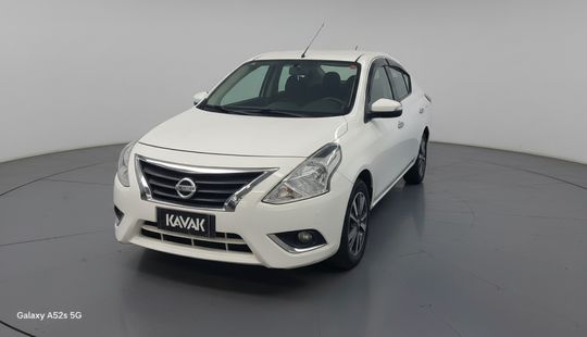 Nissan • Versa