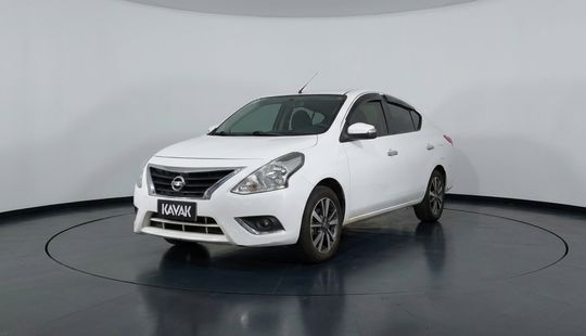 Nissan • Versa