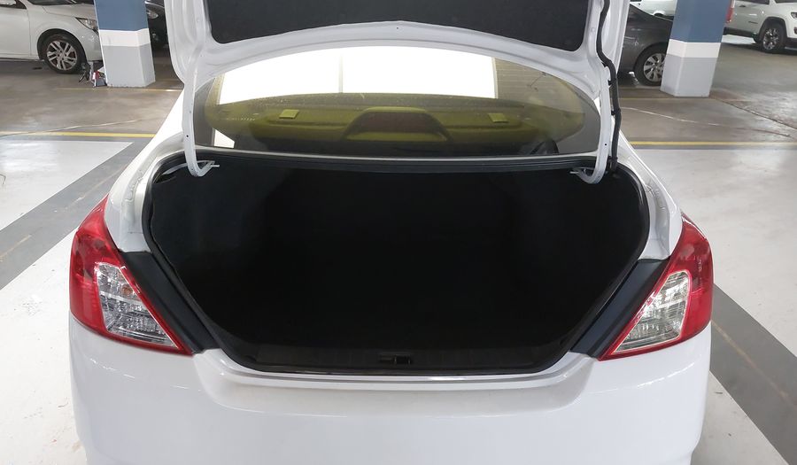 Nissan Versa 1.6 SL CVT Sedan 2020