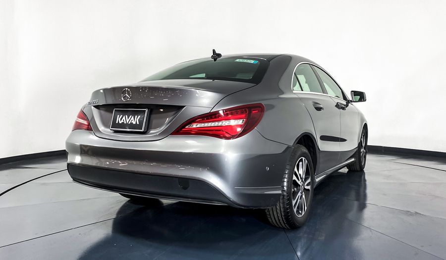 Mercedes Benz Clase Cla 1.6 CLA 200 SPORT DCT Coupe 2019
