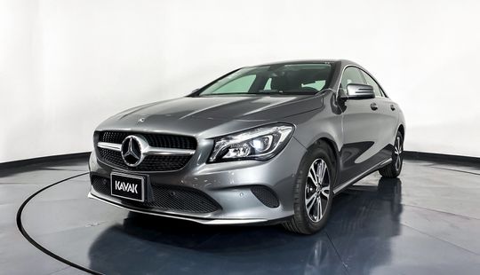 Mercedes Benz • Clase CLA