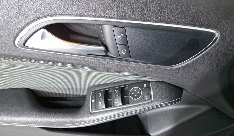 Mercedes Benz Clase A 1.6 200 STYLE DCT Hatchback 2018
