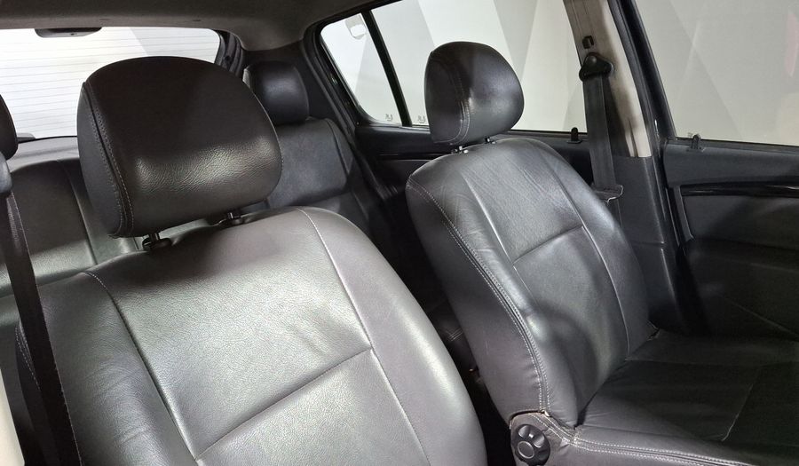 Renault Stepway 1.6 DYNAMIQUE MT Hatchback 2013