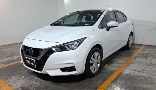 Nissan • Versa