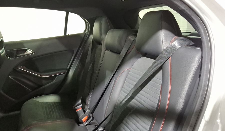Mercedes Benz Clase Gla 2.0 GLA 250 CGI SPORT Suv 2015