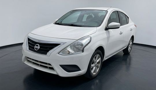 Nissan • Versa