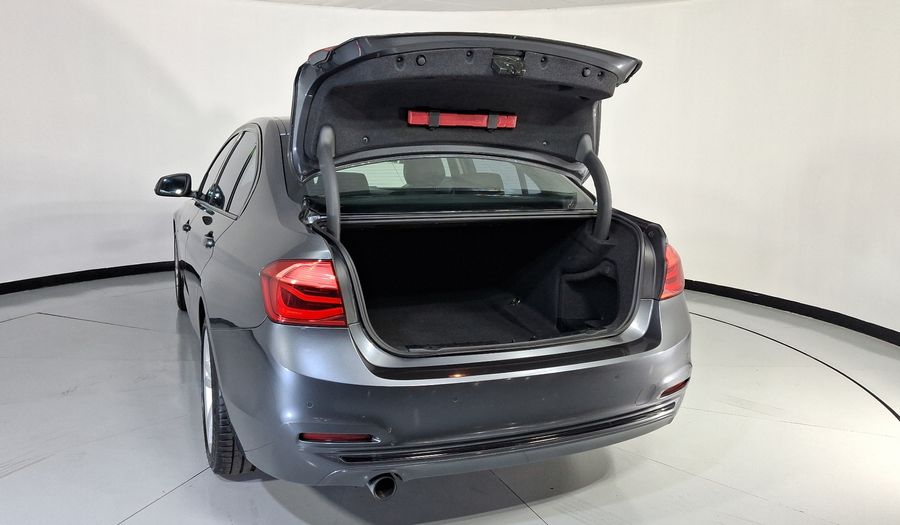 Bmw Serie 3 1.5 318IA SPORT LINE AUTO Sedan 2018