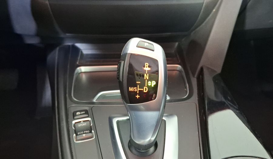 Bmw Serie 3 1.5 318IA SPORT LINE AUTO Sedan 2018