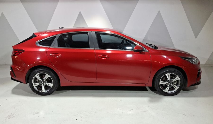 Kia Forte 2.0 EX IVT Hatchback 2021