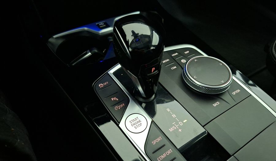 Bmw Serie 1 1.5 118I A DYNAMIC SE 5D Hatchback 2024