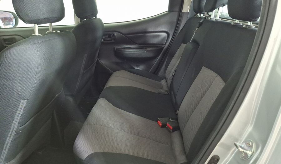 Mitsubishi L200 2.4 TD WORK DC CR Pickup 2021