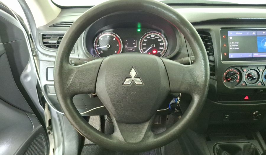 Mitsubishi L200 2.4 TD WORK DC CR Pickup 2021