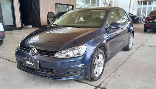 Volkswagen • Golf