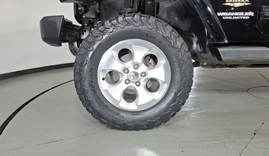 Jeep Wrangler 3.6 UNLIMITED SAHARA 4WD AUTO Suv 2013