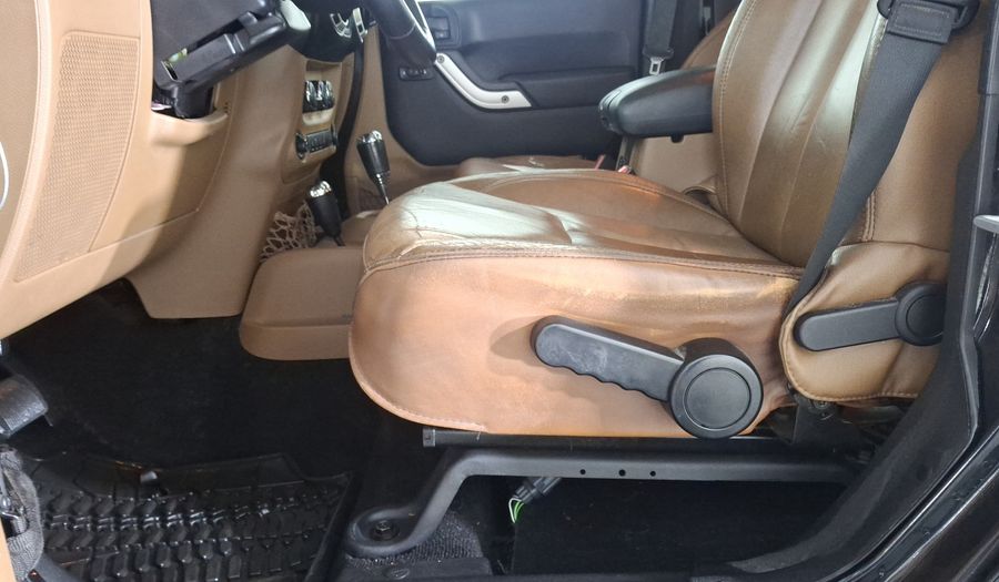 Jeep Wrangler 3.6 UNLIMITED SAHARA 4WD AUTO Suv 2013