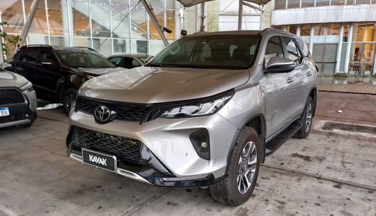 Toyota • SW4