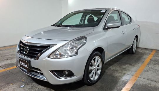 Nissan • Versa