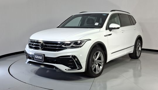 Volkswagen • Tiguan