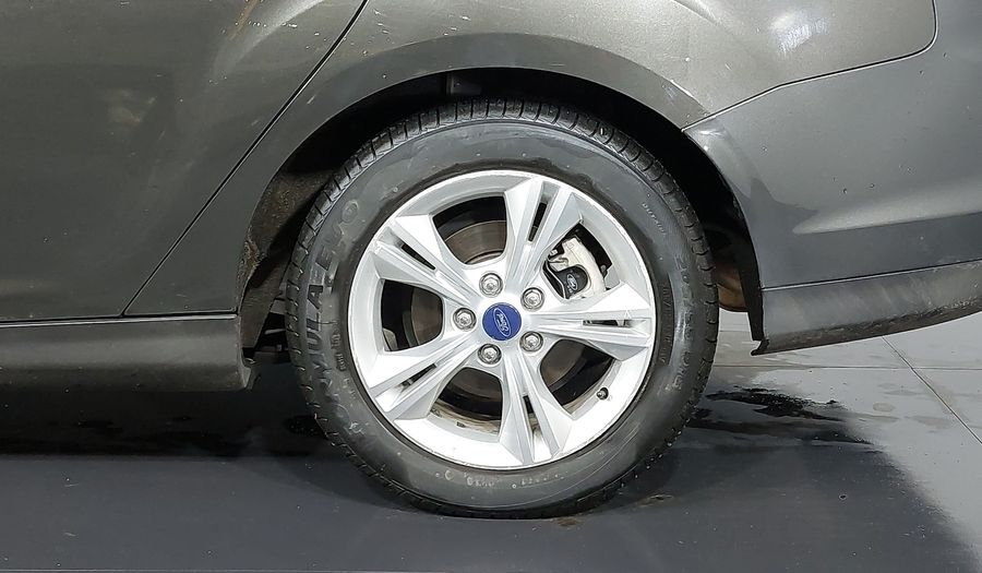 Ford Focus 1.6 16V TIVCT SEDAN SE Sedan 2014