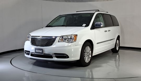 Chrysler • Town & Country