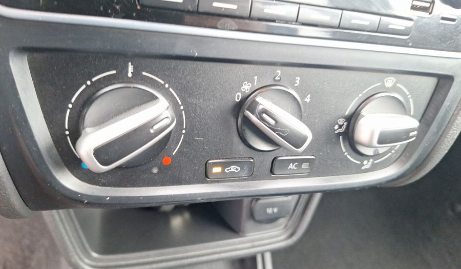 Volkswagen Gol 1.6 TRENDLINE 2AB ABS Hatchback 2014
