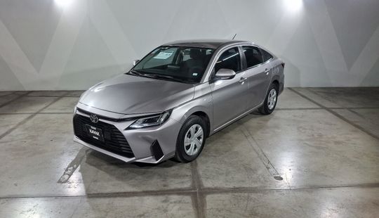 Toyota • Yaris