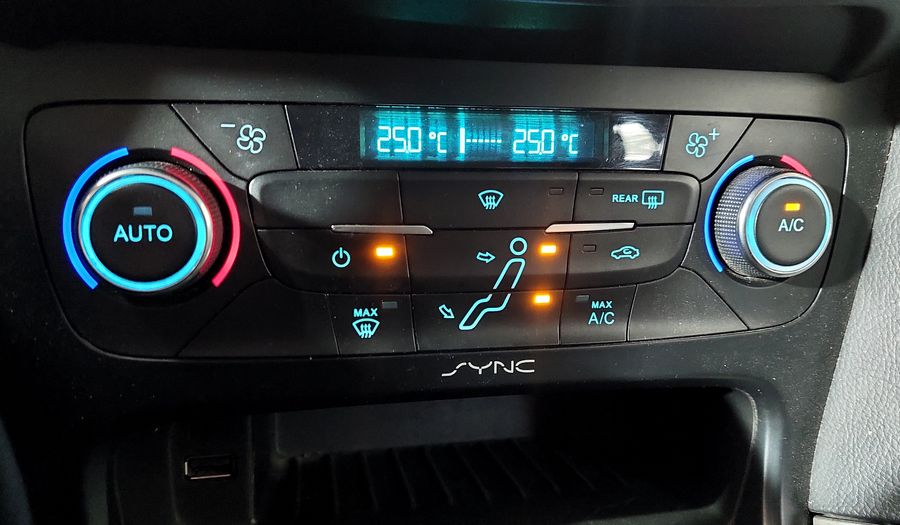 Ford Focus Iii 2.0 SE Hatchback 2017