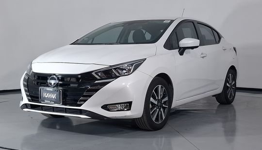 Nissan • Versa
