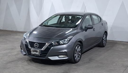 Nissan • Versa