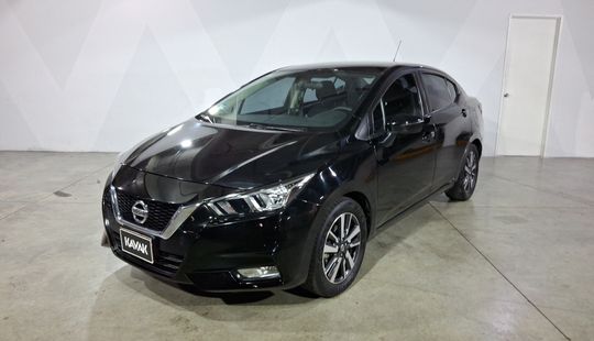 Nissan • Versa