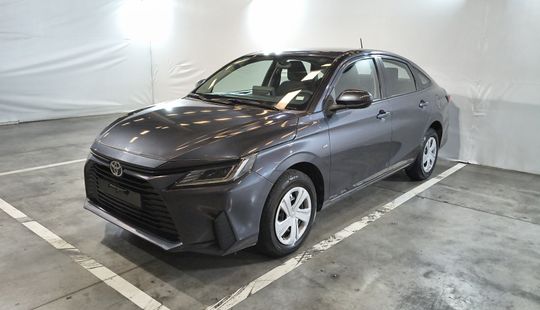 Toyota • Yaris