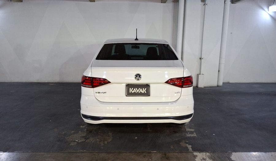Volkswagen Virtus 1.6 COMFORTLINE AUTO Sedan 2022