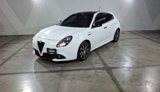 Alfa Romeo • Giulietta