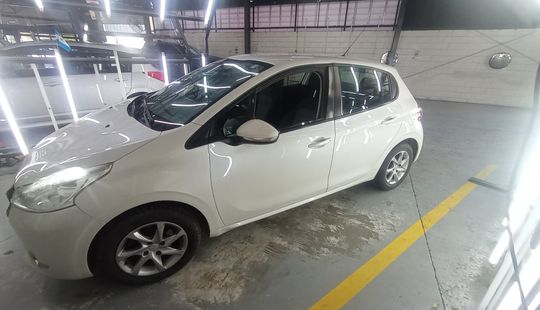 Peugeot • 208