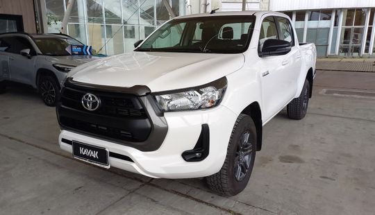 Toyota • Hilux