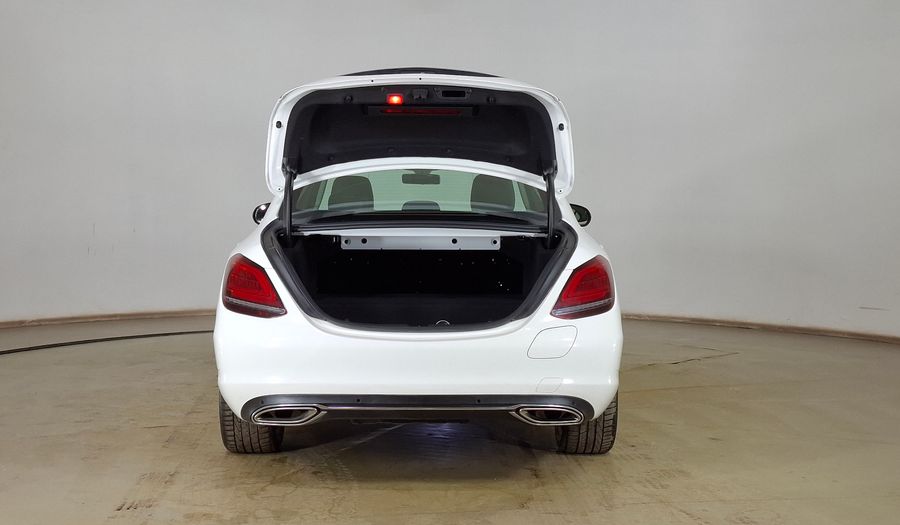 Mercedes Benz Clase C 2.0 300 E AUTO Sedan 2021